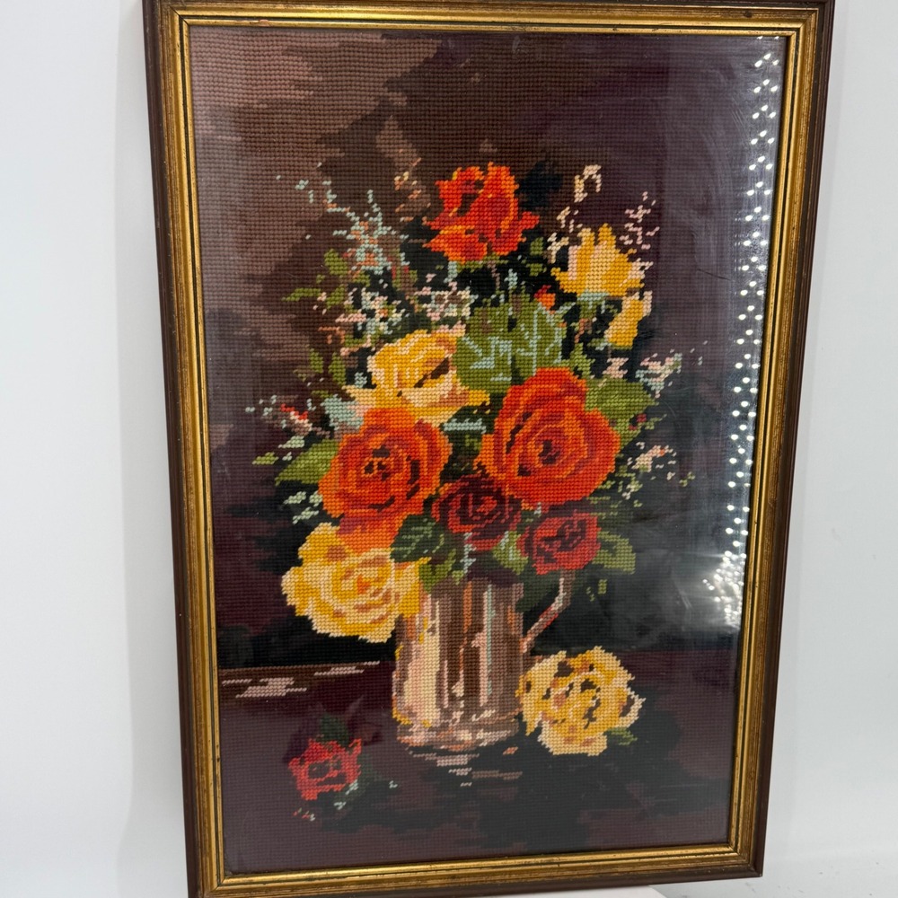 1.a.0.0.7.1 Vtg Floral Needlepoint Framed Roses Still Life Wall Art 21.5" Moody